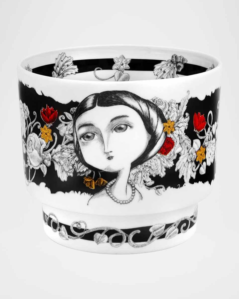 Rainhas de Portugal Cachepot, Queen D. Maria II